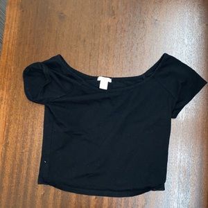 Cropped black tee